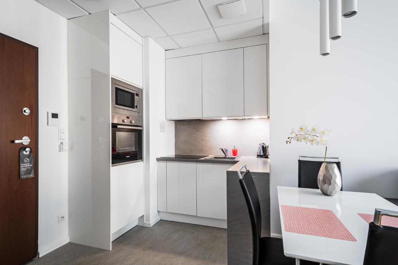 Kasprzaka Street Apartment *