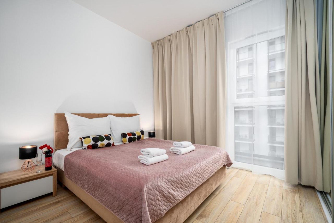 Kasprzaka Street Apartment *