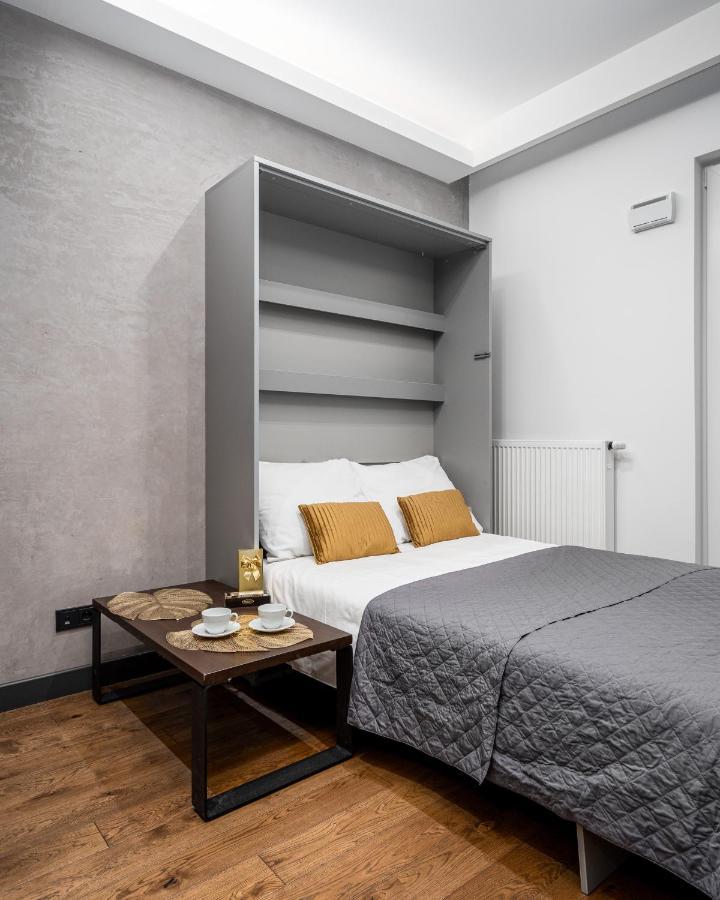 Kasprzaka Street Apartment
